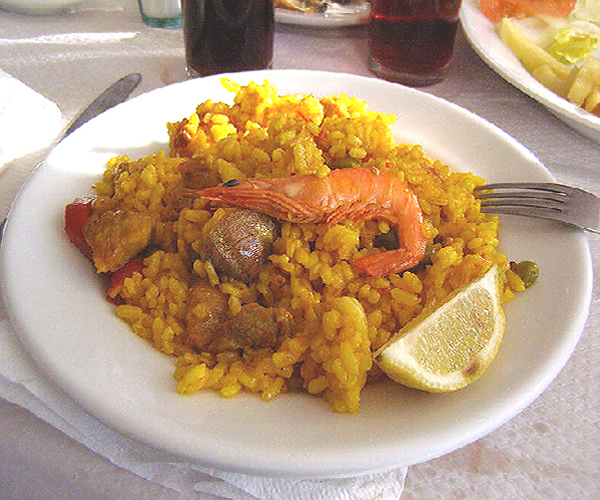 Paella Mixta de Carne y Pescado