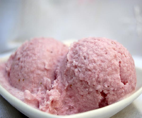 Bola de Helado de Fresa