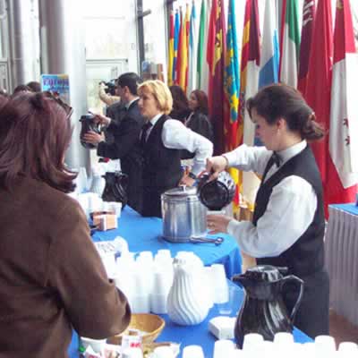 SERVICIO DE CAMAREROS COFFEE BREAK