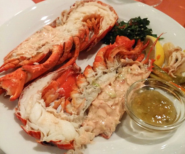 Langosta cocida,  con salsa Tartara