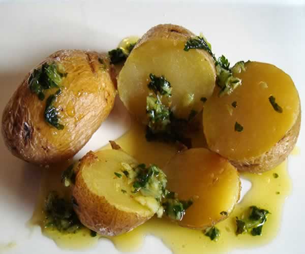 Guarnicion de Patatas asadas con piel