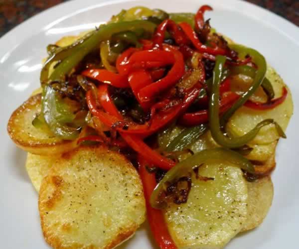 Guarnicion de Patatas Panadera y Pimientos