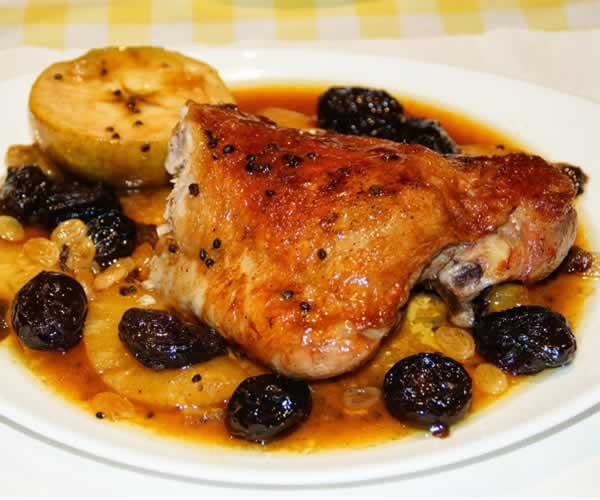 Pavo al horno, con Piña y Ciruelas