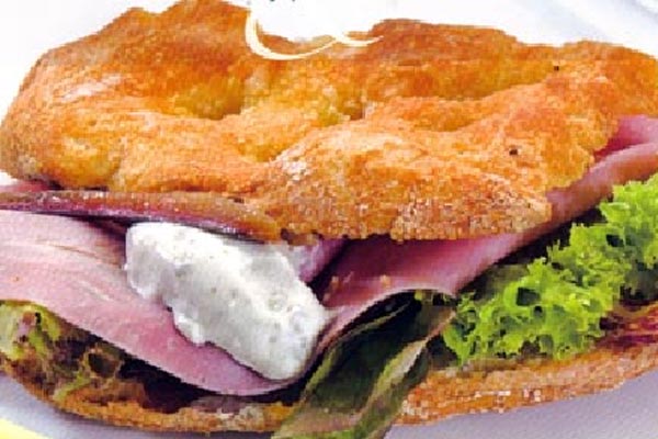 Bocadillo de Anchoas y Jamón de York