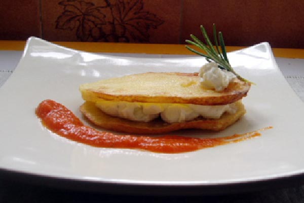 Cazuelita de Milhoja de Patata y Queso Peñasanta