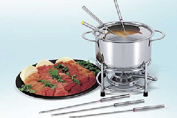 Fondue de Lomo de Ternera, y tres salsas