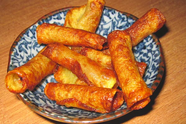 Tortos de  Maiz con Picadillo y Dulce de Manzana