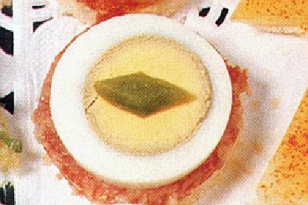 Mini Canapé Salami y Huevo