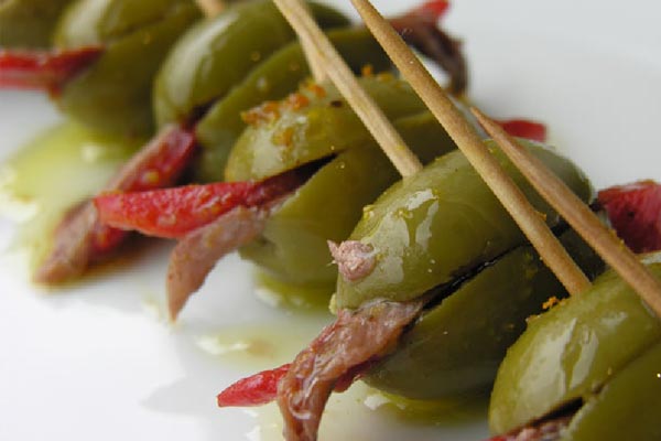 Pincho de Aceituna, anchoa y pimiento